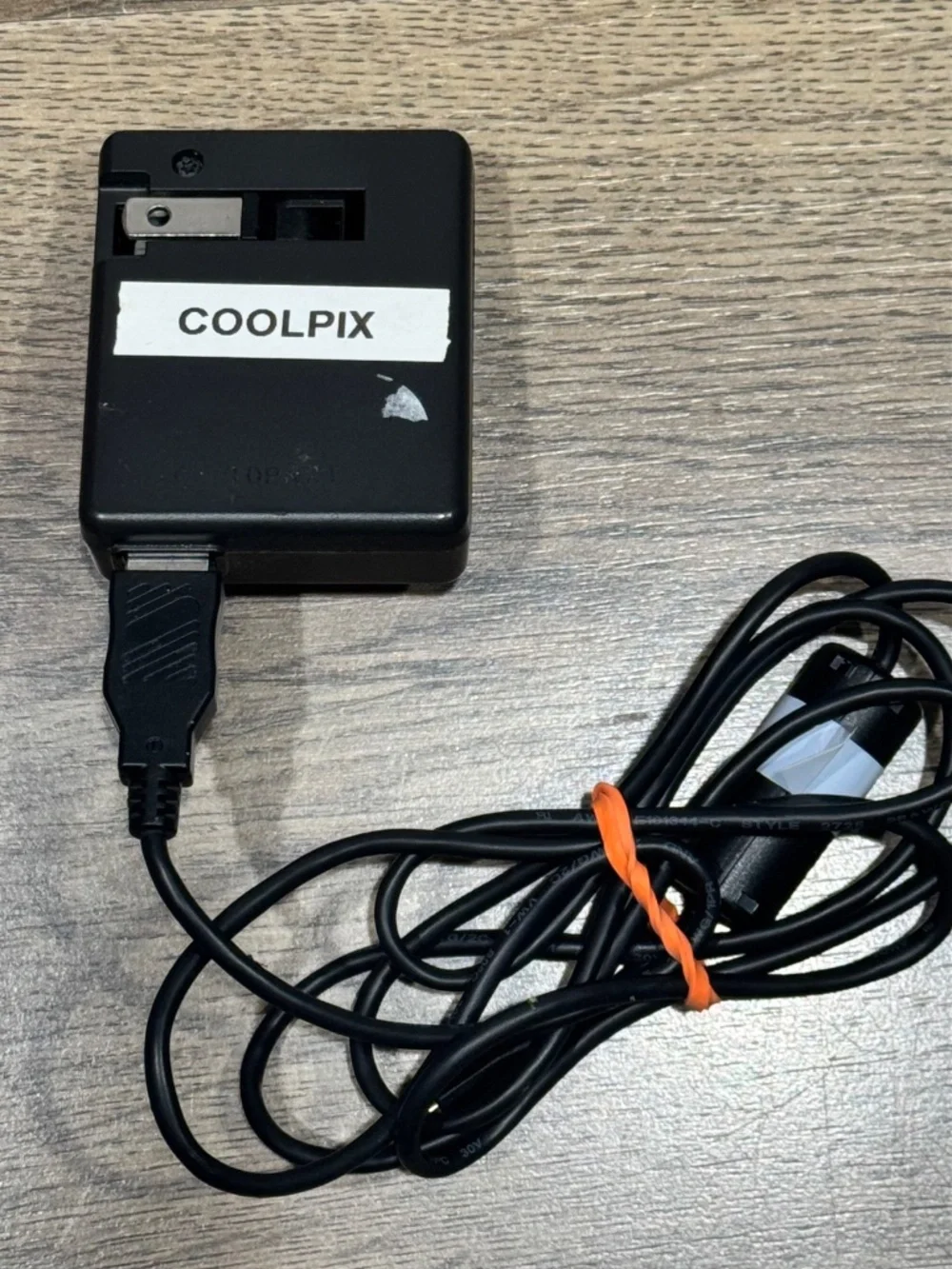 Nikon EH-68P Charger CoolPix P100 S70 S80 S640 S3000 S4000 S6000 S8000 S8100 E9